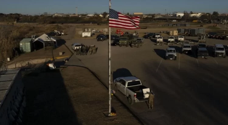 Tensión crece entre Texas y autoridades federales por Crisis Migratoria