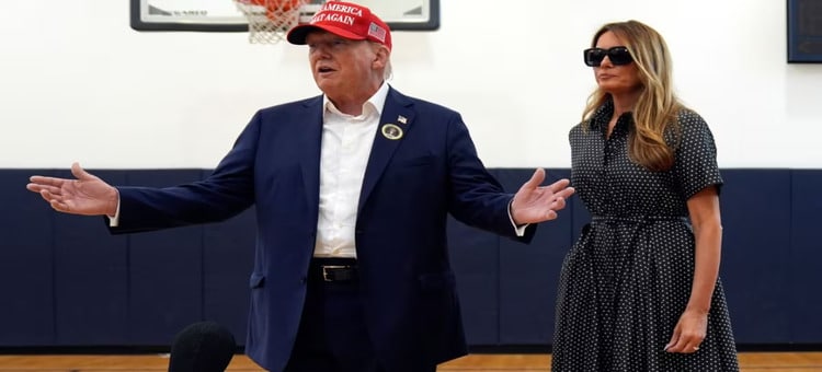 Donald Trump emite su voto en Florida acompañado de Melania: «Me siento muy confiado»