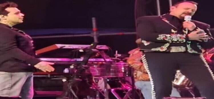 Pepe Aguilar en su concierto en Querétaro presentó como su yerno a Christian Nodal Pepe Aguilar en su concierto en Querétaro presentó como su yerno a Christian Nodal