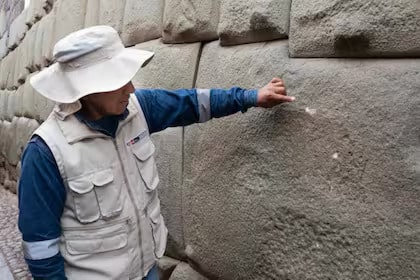 La piedra de los 12 ángulos de Cusco, la joya arquitectónica inca que un vándalo dañó de forma «irreversible»