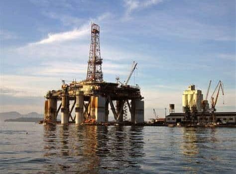 China critica a EE. UU. por su amenaza de imponer aranceles a quien compre petróleo a Venezuela