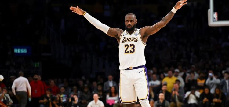 LeBron James alcanzó las mil victorias en la NBA; se quedó a un punto de una cifra histórica