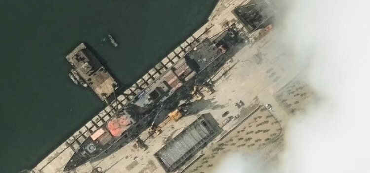 Corea del Norte detiene a 4 funcionarios por el fallido lanzamiento de un destructor naval