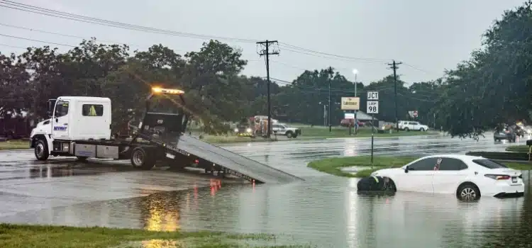 Fuertes lluvias regresan a Texas 10 días después de inundaciones catastróficas