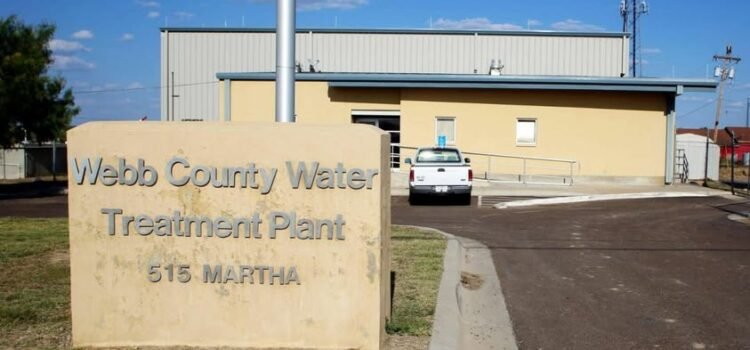 Laredo acumula más de 300 reportes por olor extraño en el agua potable