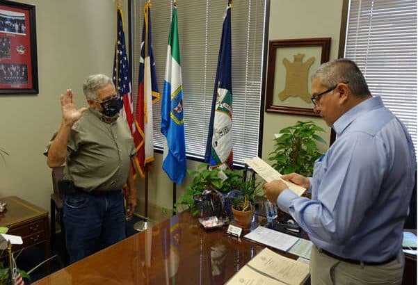 Exautoridad de salud de Laredo sancionada por presunta relación personal con paciente