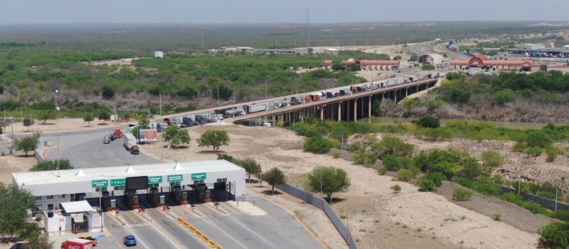 Proponen cambiar nombre a Puente Colombia
