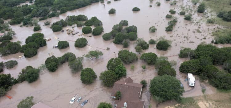 Adolescente de Laredo organiza campaña de donaciones para las víctimas de las inundaciones de Kerrville