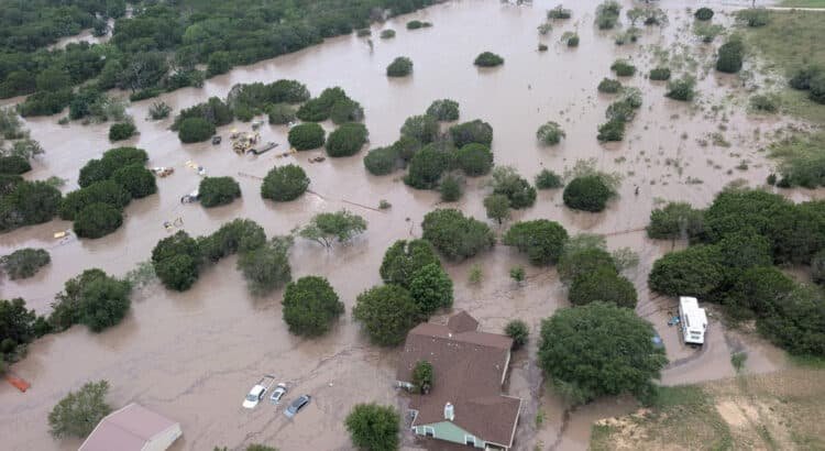 Adolescente de Laredo organiza campaña de donaciones para las víctimas de las inundaciones de Kerrville