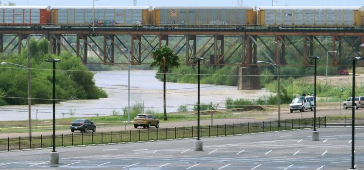 Se levanta la advertencia de inundaciones para Río Grande en Laredo, pero los niveles del río siguen aumentando