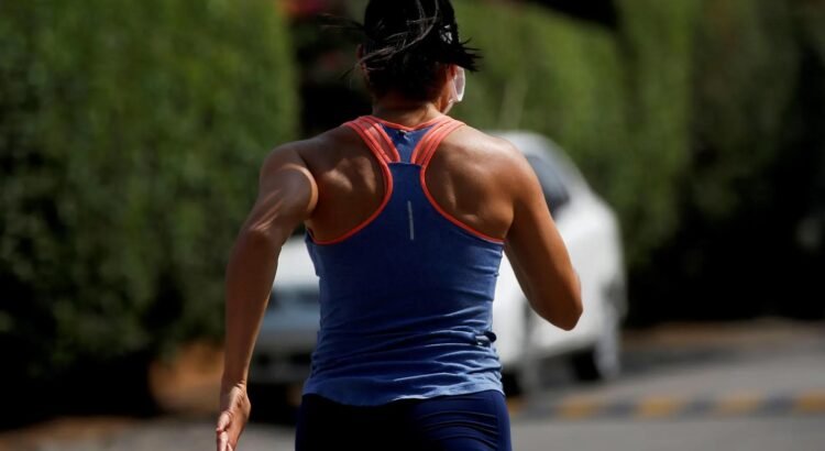 Este es el ejercicio que reduce un 30% el crecimiento del cáncer