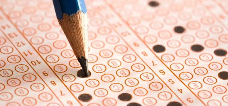 Texas avanza en plan para eliminar STAAR