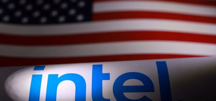 Trump anuncia que Estados Unidos «posee y controla» el 10% del fabricante de chips Intel