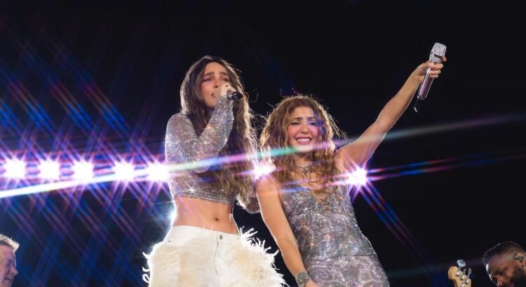 Shakira invita a Belinda a cantar ‘Día de enero’ en concierto en México