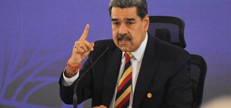 Maduro amenaza con «lucha armada» si agreden a Venezuela