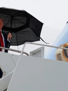 Trump comienza una semana en Oriente Medio, supervisando un histórico acuerdo de paz