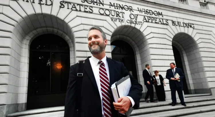 El ex Procurador General de Texas, Kyle Hawkins, fue nombrado miembro de la Corte Suprema de Texas.