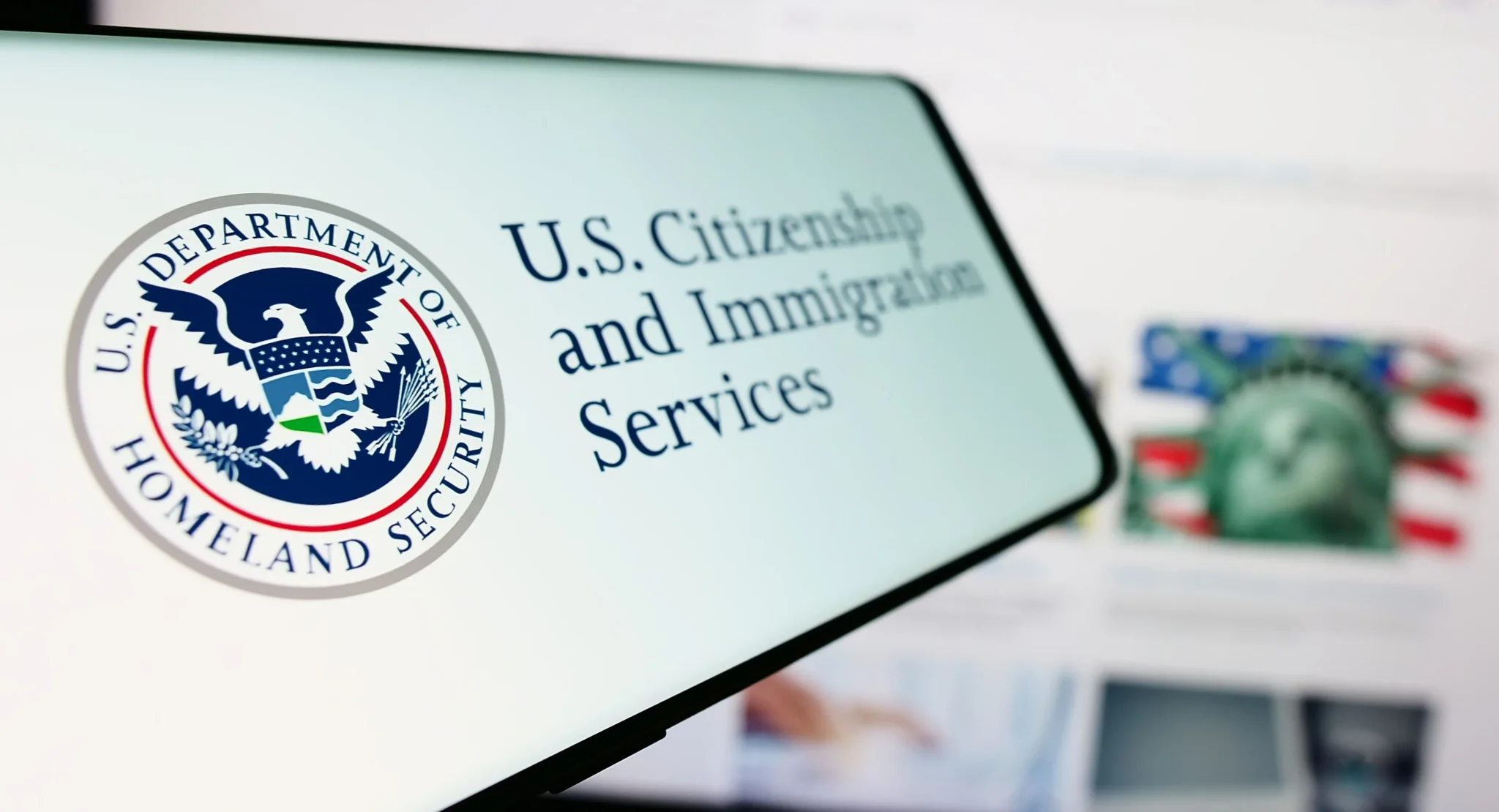 El Año Nuevo llega con cambio de tarifas para ciertos trámites migratorios