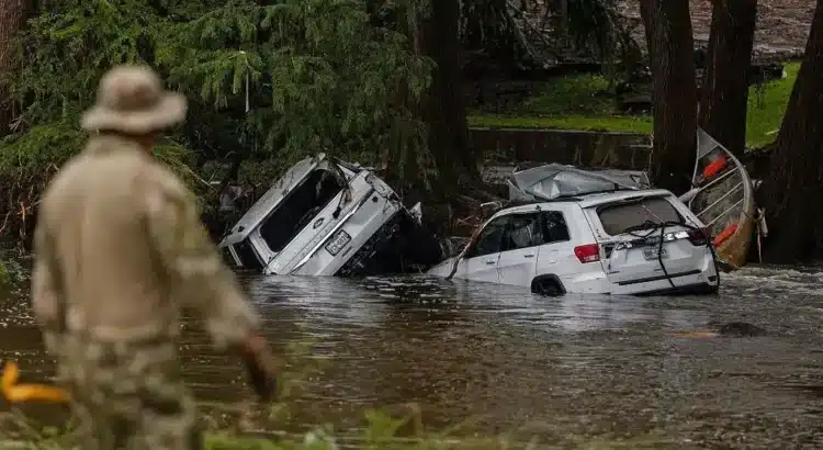 “Hay vidas en juego”: las tormentas mortales en Texas ponen de relieve los recortes de la agencia meteorológica de Trump